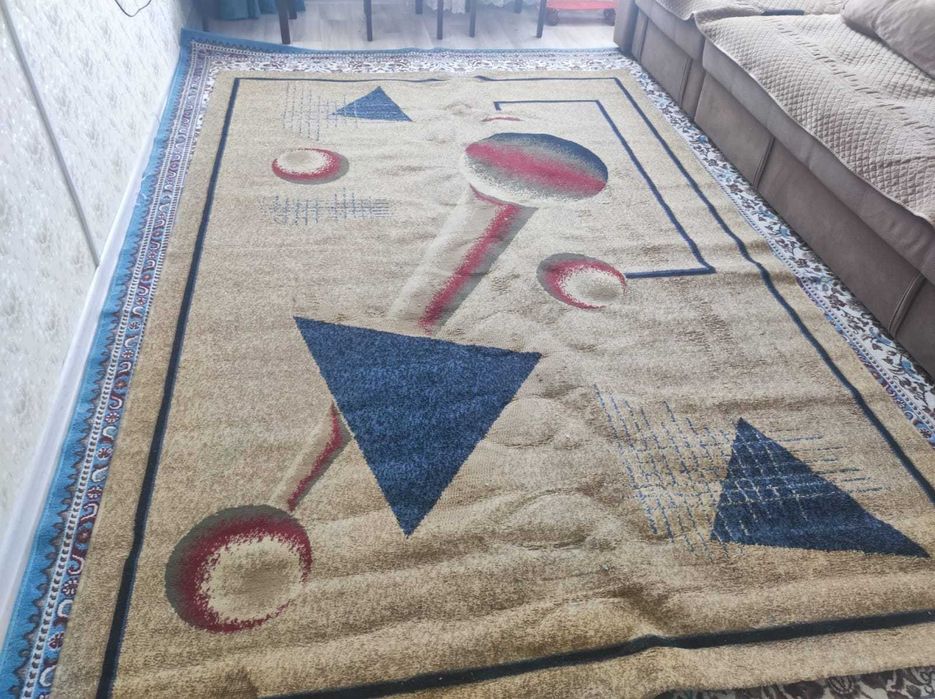 Продам ковёр ,  10000