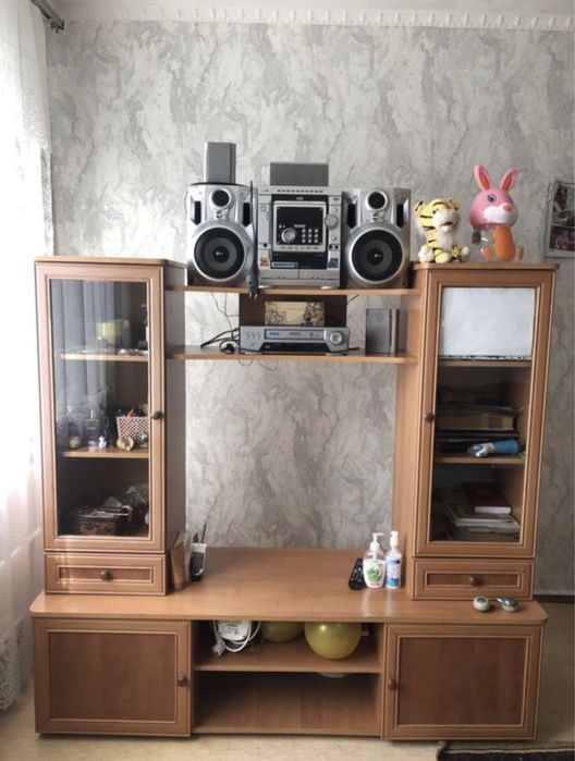 Продам небольшую стеночку