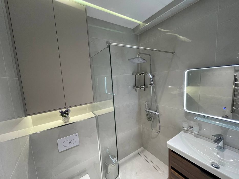 Продаётся новая квартира в центре Себзора  полностью с мебелью и техни