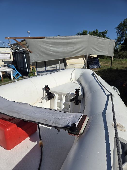 Продава се лодка RIB 360 Tender