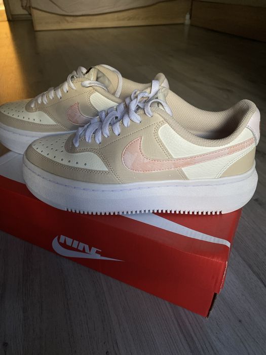 Дамски маратонки Nike Court Vision Alta LTR