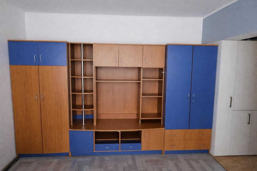 Mobilier de vânzare