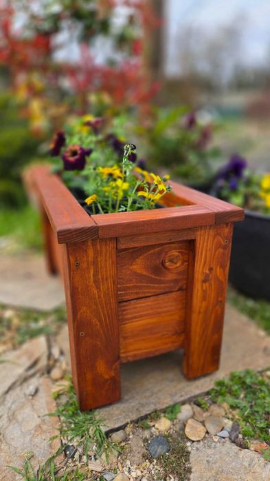 Дървена Кашпа / Сандъче / Саксия за двор, градина или тераса