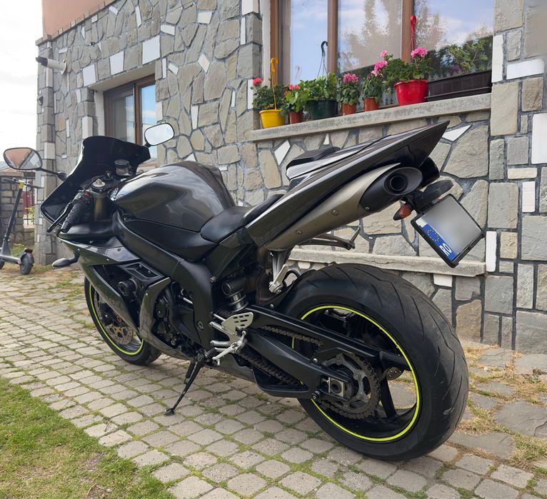 Yamaha R1 RN12 .