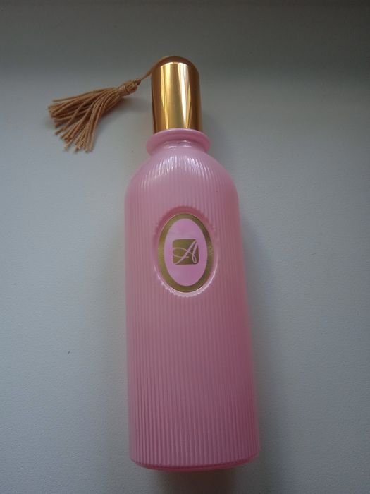 продам духи Jardin de fleur новые