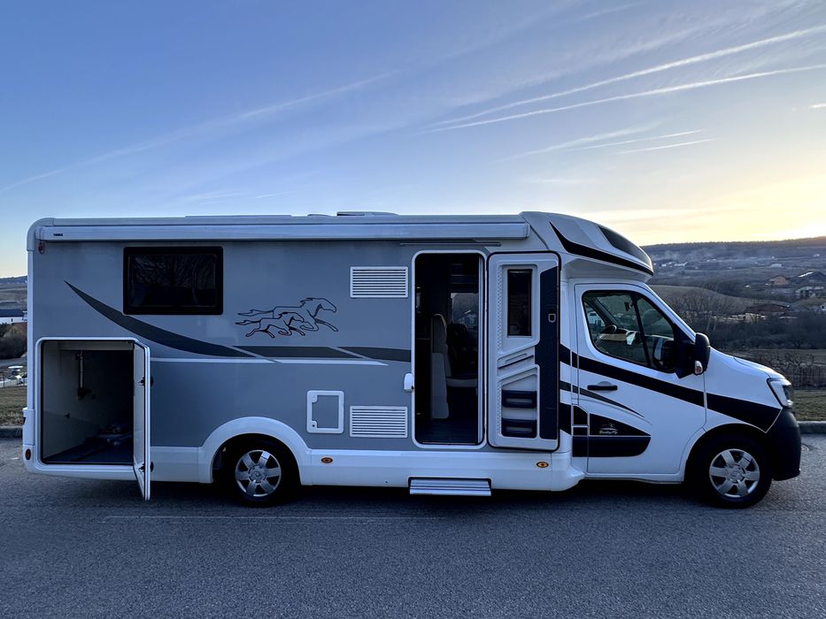 Autorulota Renault MCLOUIS YEARLING 89 model 2024 17950km