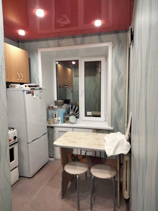 Девушке на подселения.