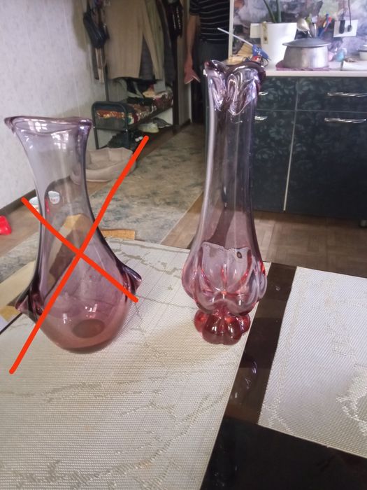 Вазы цветного стекла