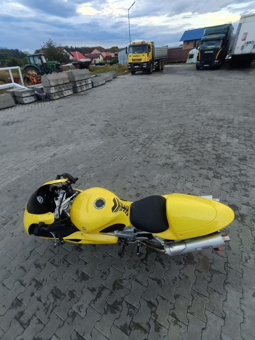 Motocicleta Suzuki 1000 injecție