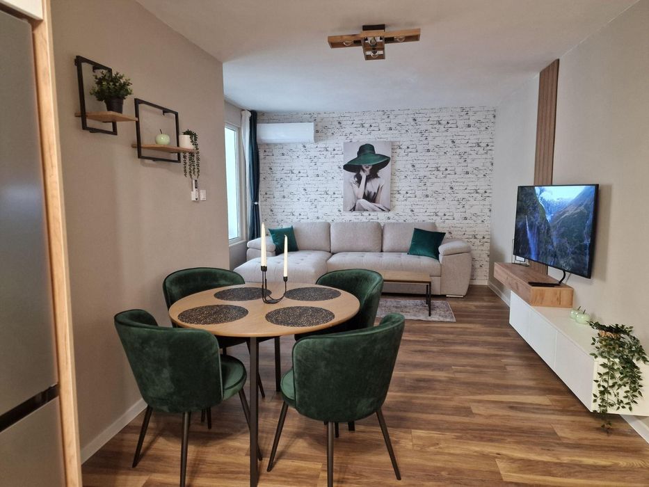 Дава се под наем Двустаен апартамент в Варна, Гръцка махала - 63 кв.м за 650 € - Снимка #2