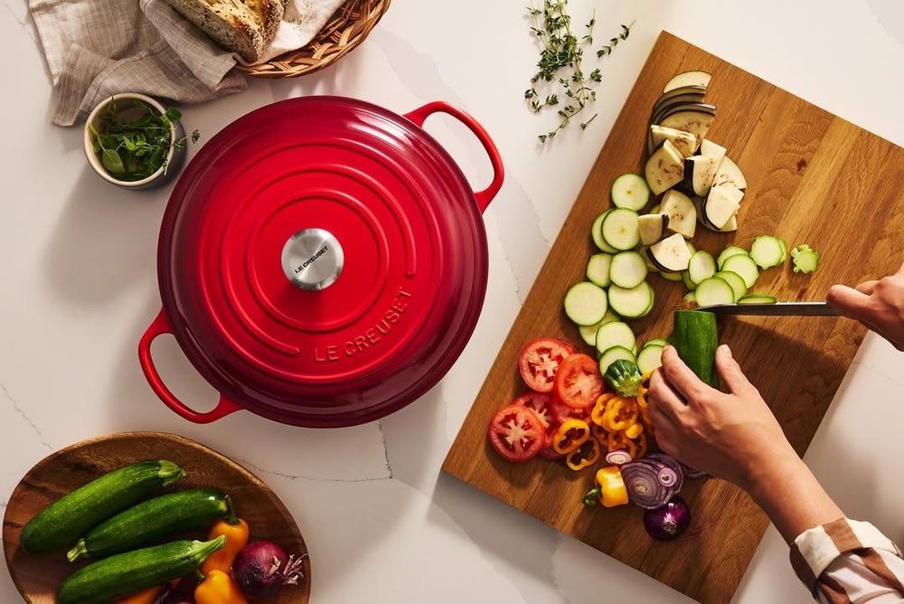 Чугунная эмалированная кастрюля с крышкой LECREUSET ORIGINAL 100%