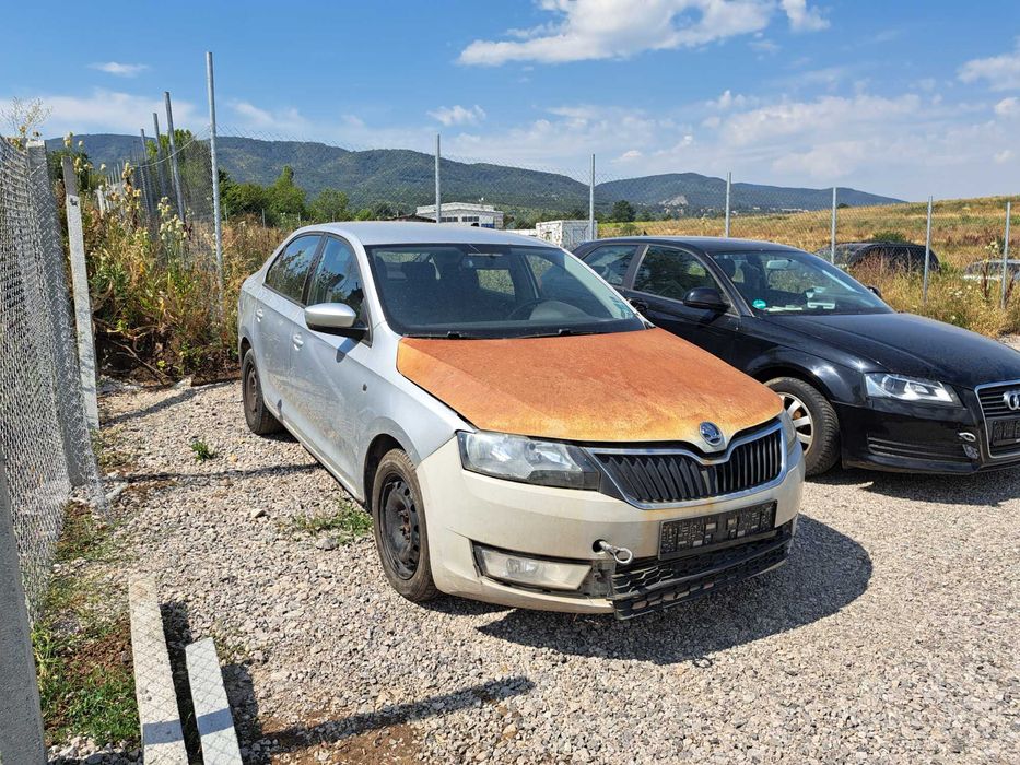 Продавам Skoda Rapid 1.6tdi на части. 2014г седан