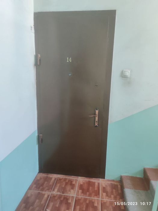 Taxtapulda 4 xonalik kvartira sotiladi 2 etaj tarsavoy