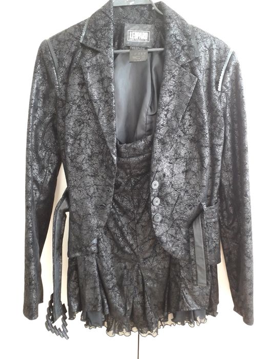 Дамски официален  костюм от 2 части