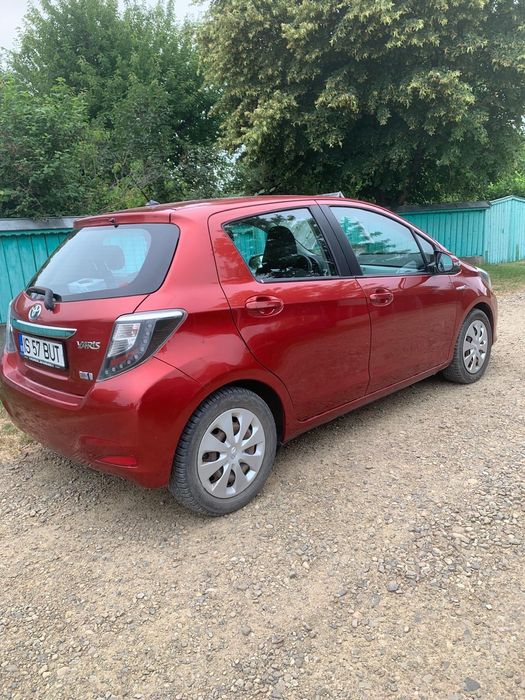 Toyota Yaris Hybrid 2012