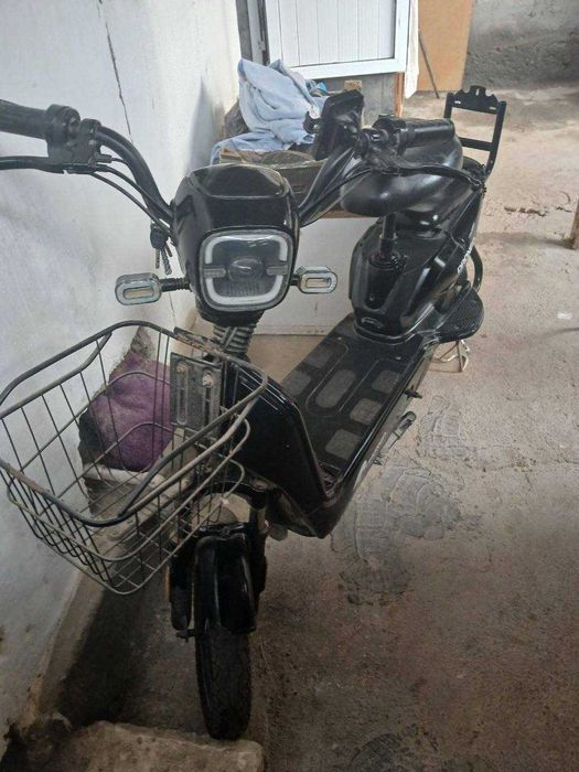 Velomax skuter srocna