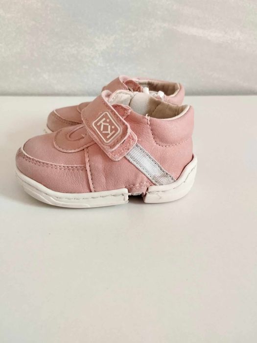 Обувки за прохождане