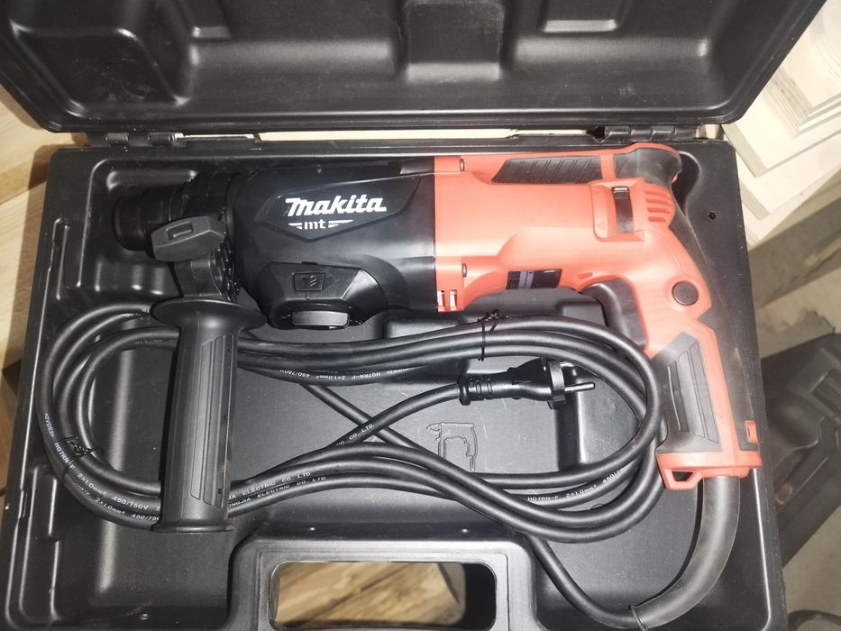 Перфоратор Makita