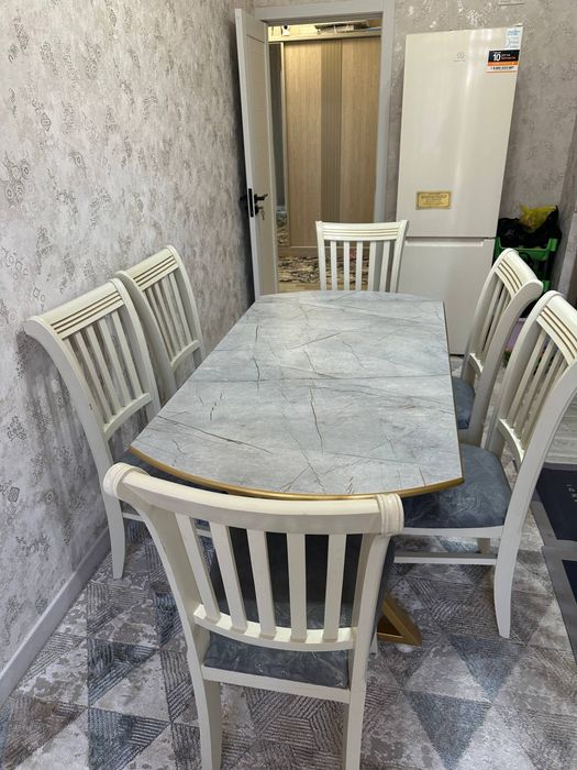 Продаю Стол 6 штук стулья