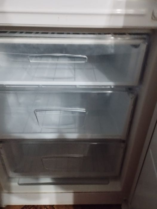 Продам холодильник индезит