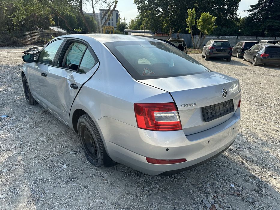 Шкода Октавия 1.6tdi-CLH - На Части!!!
