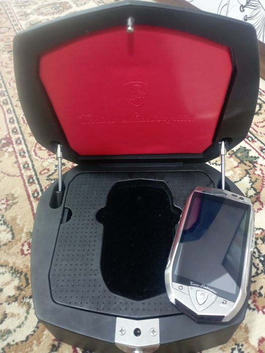 Ламборджини  смартфон