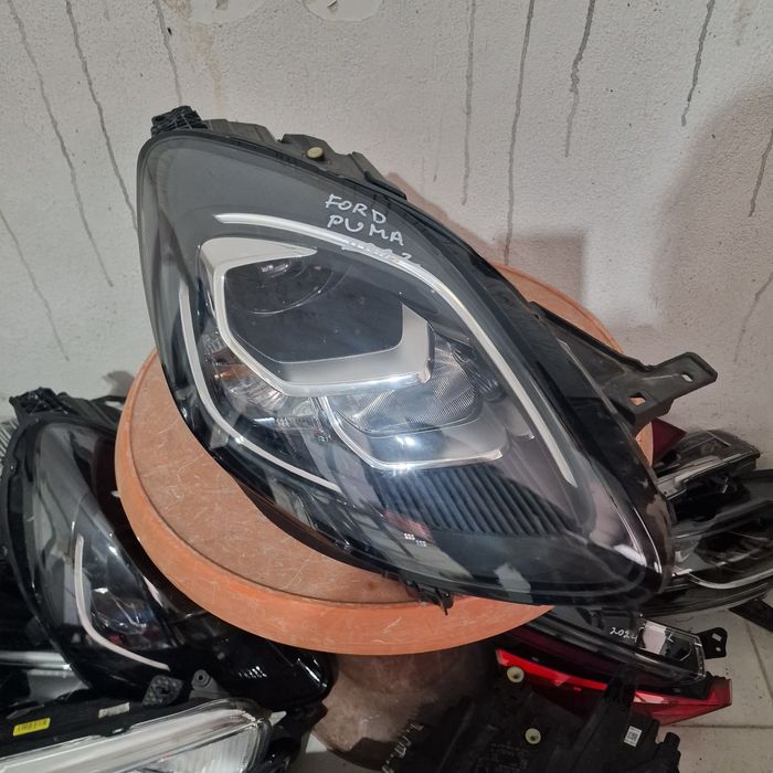 Ford PUMA 2022 десен фар 2бр