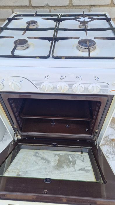 Продам газовую плиту