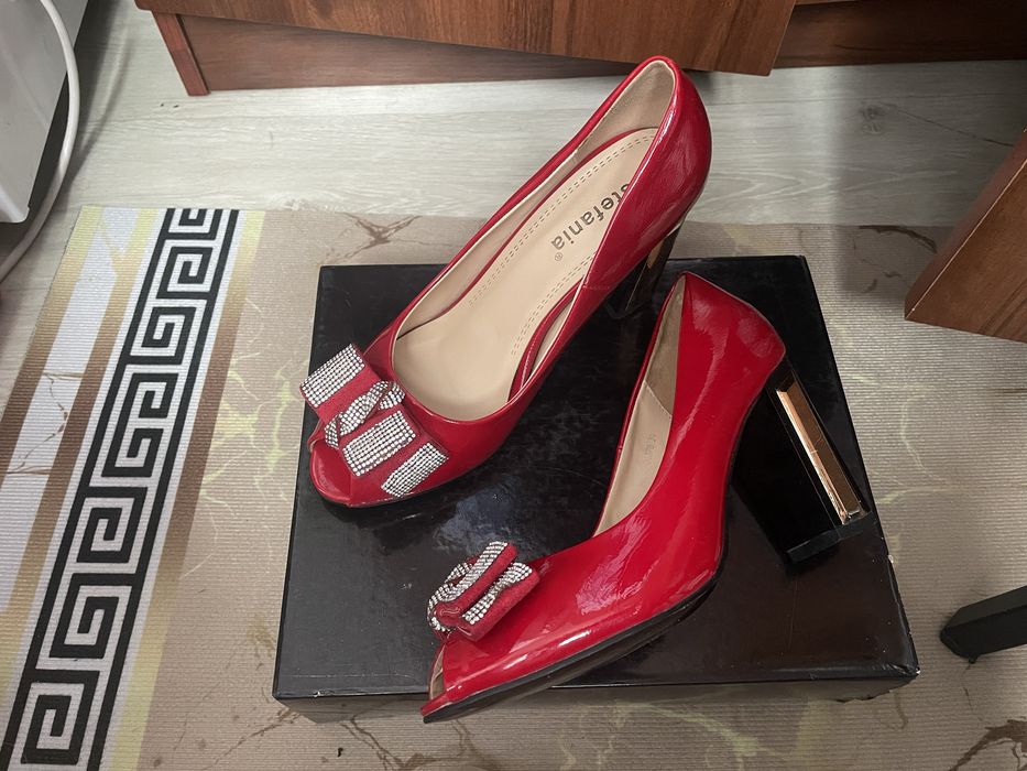 Женская обувь