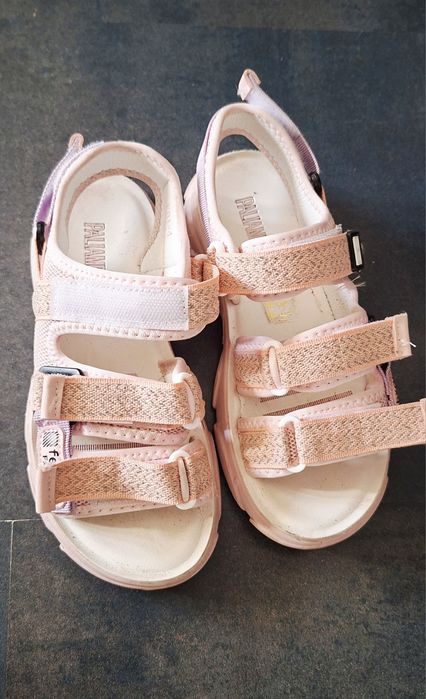 Vand sandale, marime 33 si 35
