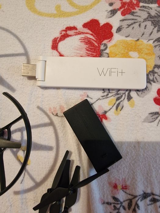 Vând dronă dji  tello.