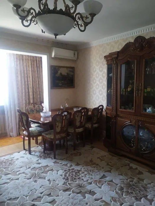 Продаётся квартира на Ойбек 3/4/9 площадь 72м2, Вестминстер