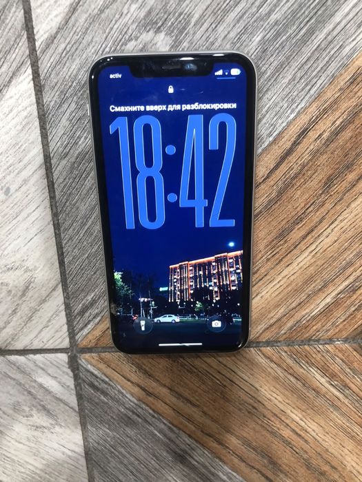Продам Айфон11 фейс есть