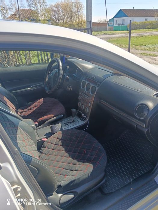 Автомобиль Mazda