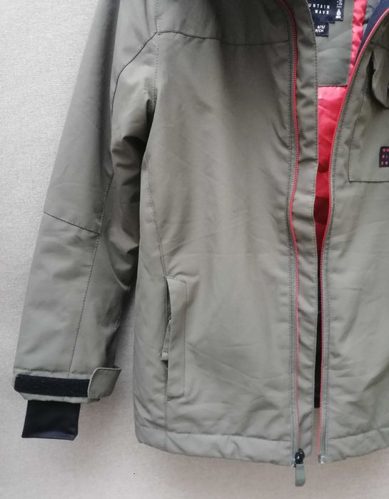 Quiksilver 10K/136 см. детско зимно яке за ски, сноуборд и игри навън