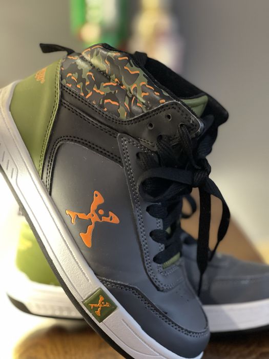 Обивки с колела-ролери