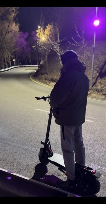 Полноприводный электросамокат