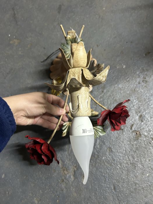 Продам люстры, бра.