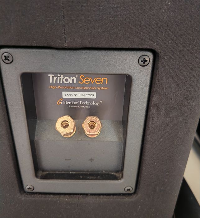 Boxe de podea Goldenear Triton Seven