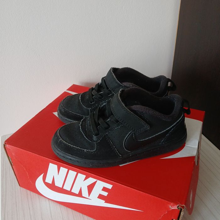 Маратонки nike 26