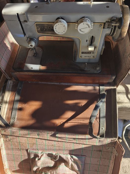 Mașina de cusut electrică rusească!