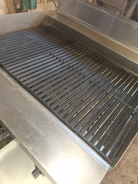 Скара на газ GARLAND с вулканични камъни