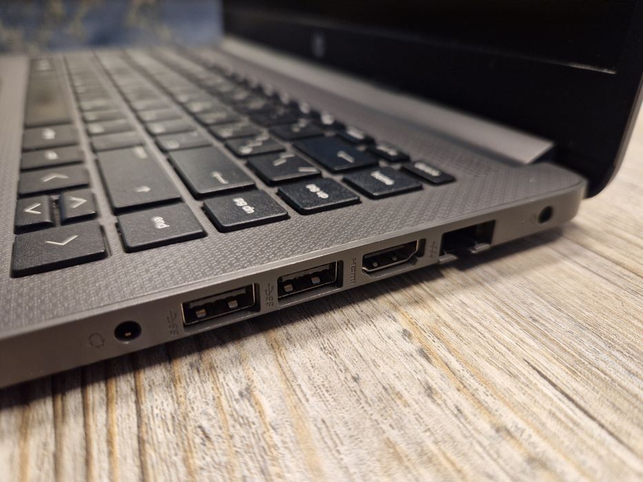 Ноутбук HP Corei3\8гб\250гб матрица IPS