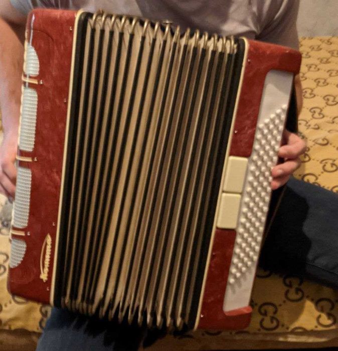Аккордеон в хорошем состоянии