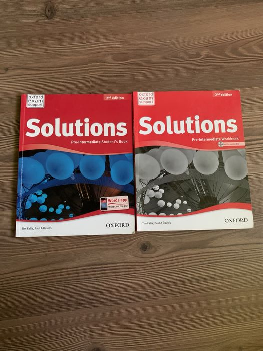 Учебници по френски език Echo и английски език Solutions