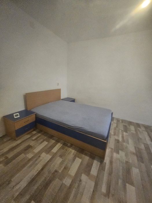 Inchiriez casa,Nasaud pretul este de 1200 lei.