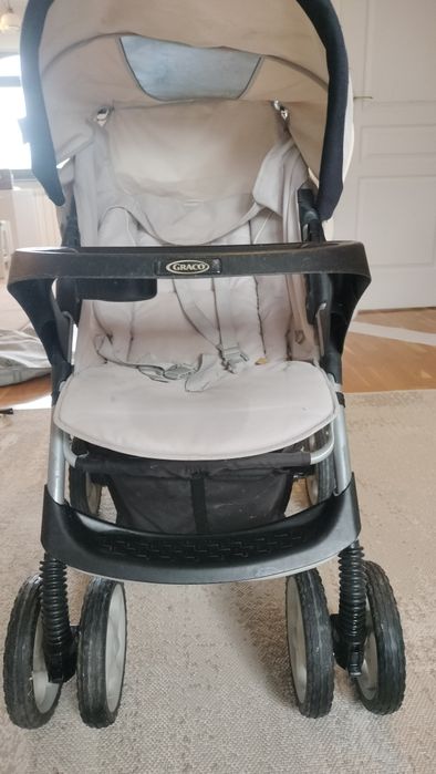 Vând cărucior copil Graco