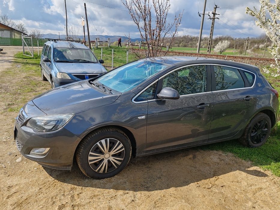 Opel Astra J 2010