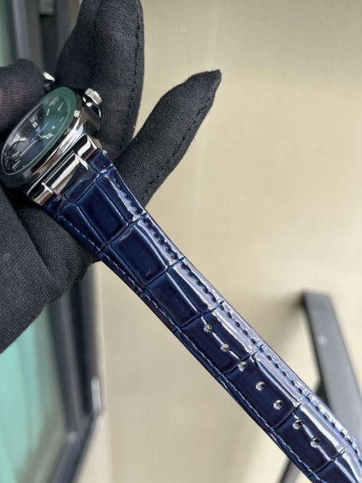 Часовник poedegar НАМАЛЕН!