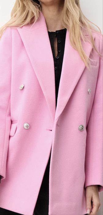 Прекрасно розово палто